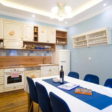 Deluxe Marghareta - Three Bedroom With Sea View And Terrace
