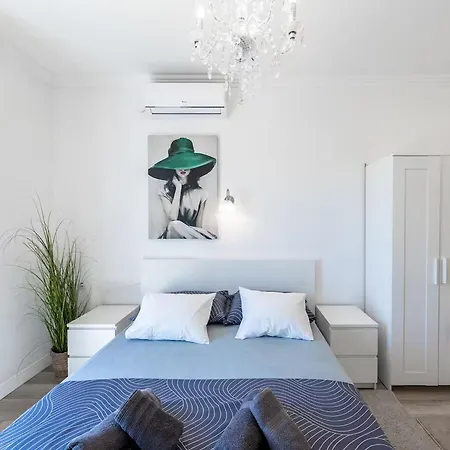 Deluxe Marghareta - Three Bedroom With Sea View And Terrace *