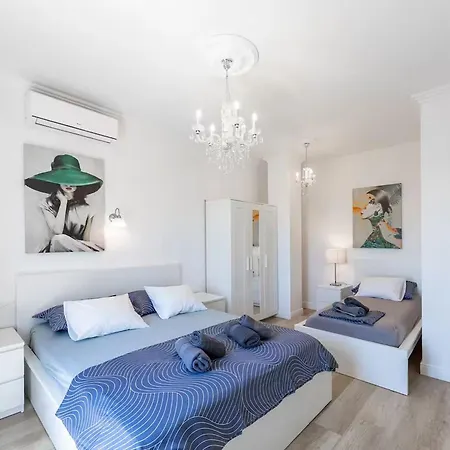 Deluxe Marghareta - Three Bedroom With Sea View And Terrace *