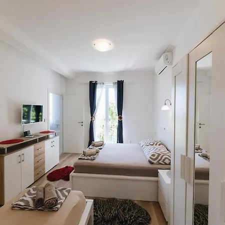 Deluxe Marghareta - Three Bedroom With Sea View And Terrace