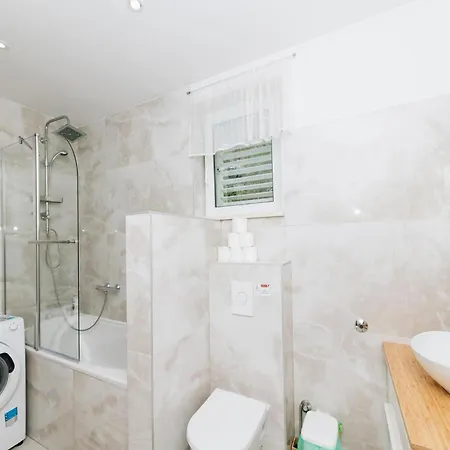 Apartamento Deluxe Marghareta - Three Bedroom With Sea View And Terrace *