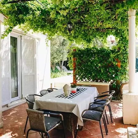 Deluxe Marghareta - Three Bedroom With Sea View And Terrace *